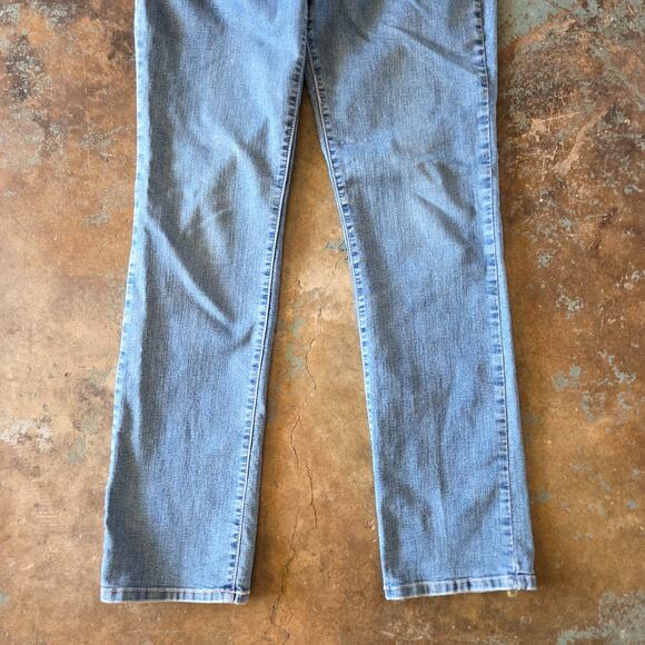 NYDJ Marilyn Straight Leg Jeans Size 6 Light Wash Embellished Pockets Slimming - Picture 3 of 8